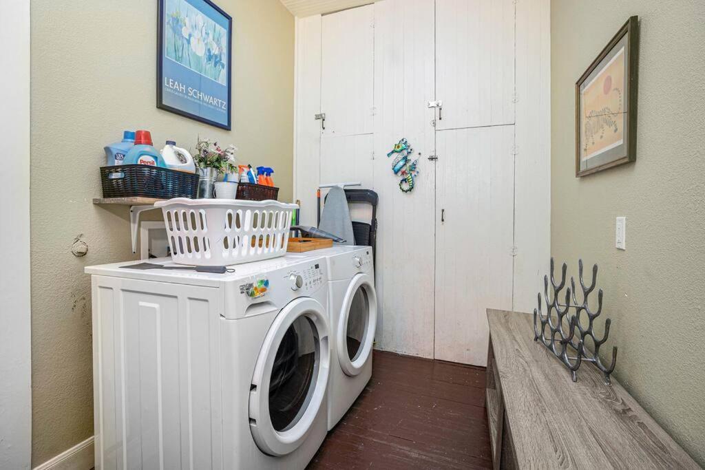 גלווסטון Beachy Bungalow! 2Bd, King Bed מראה חיצוני תמונה