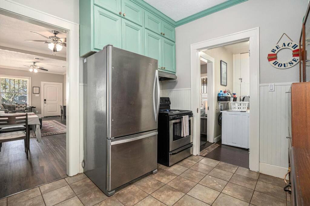 גלווסטון Beachy Bungalow! 2Bd, King Bed מראה חיצוני תמונה