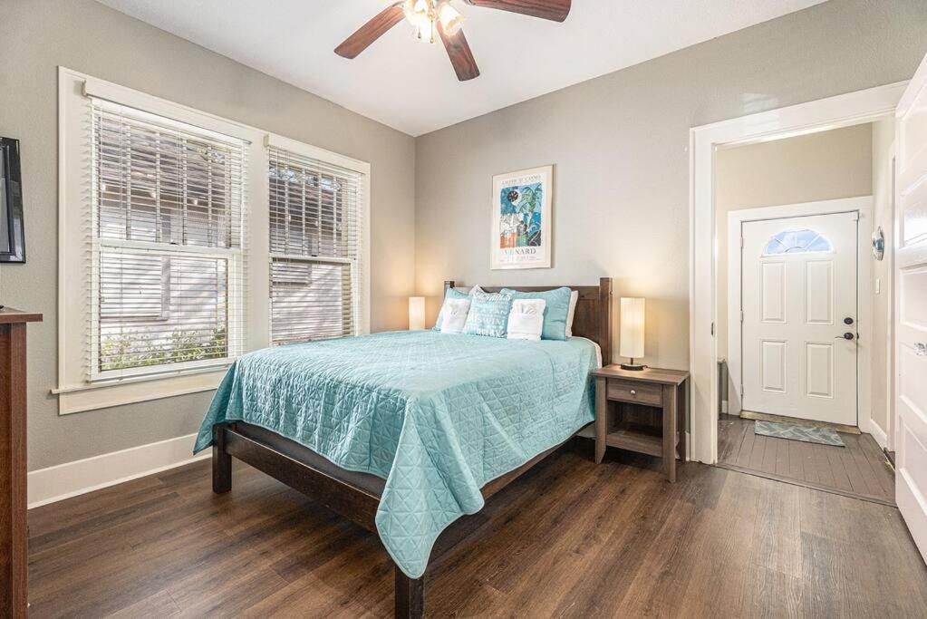 גלווסטון Beachy Bungalow! 2Bd, King Bed מראה חיצוני תמונה