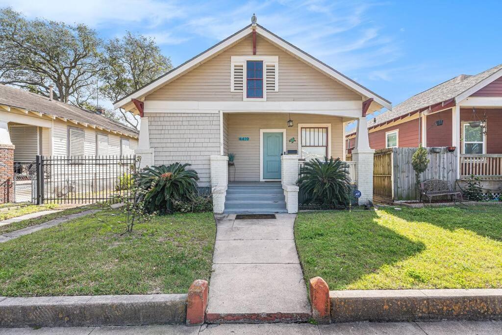 גלווסטון Beachy Bungalow! 2Bd, King Bed מראה חיצוני תמונה
