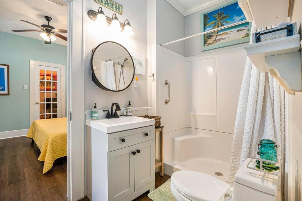 גלווסטון Beachy Bungalow! 2Bd, King Bed מראה חיצוני תמונה