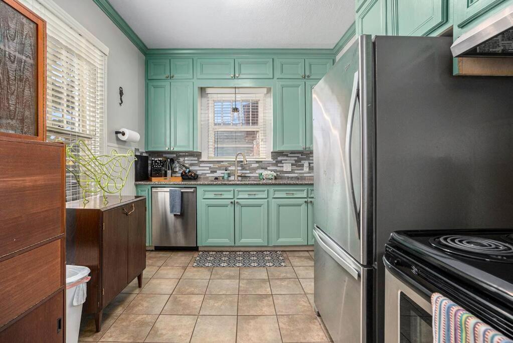 גלווסטון Beachy Bungalow! 2Bd, King Bed מראה חיצוני תמונה