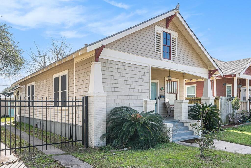 גלווסטון Beachy Bungalow! 2Bd, King Bed מראה חיצוני תמונה