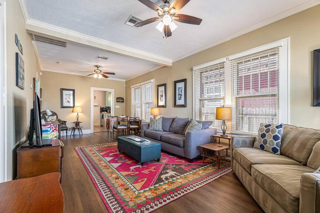 גלווסטון Beachy Bungalow! 2Bd, King Bed מראה חיצוני תמונה